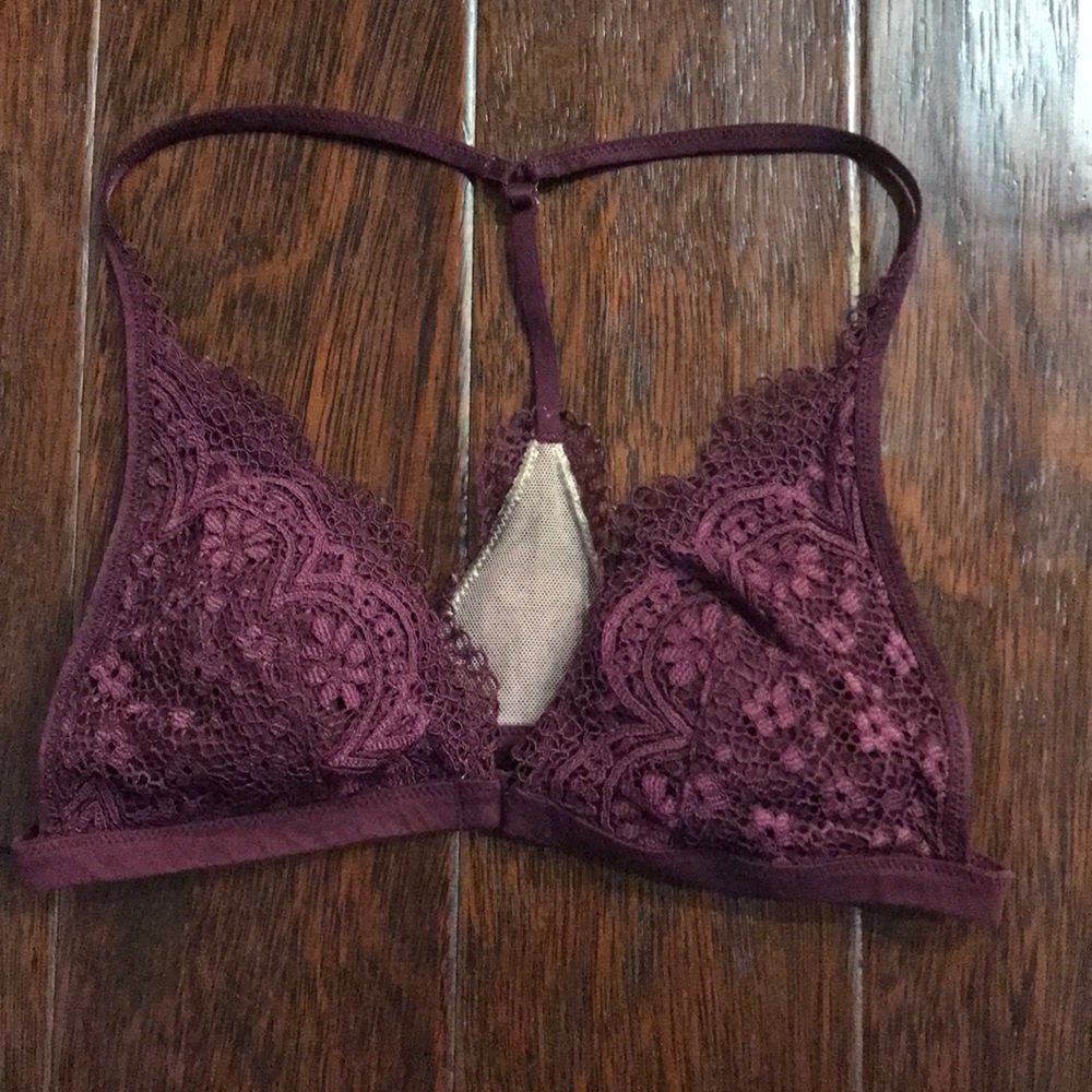 SOLD 🔒 VS Bralette